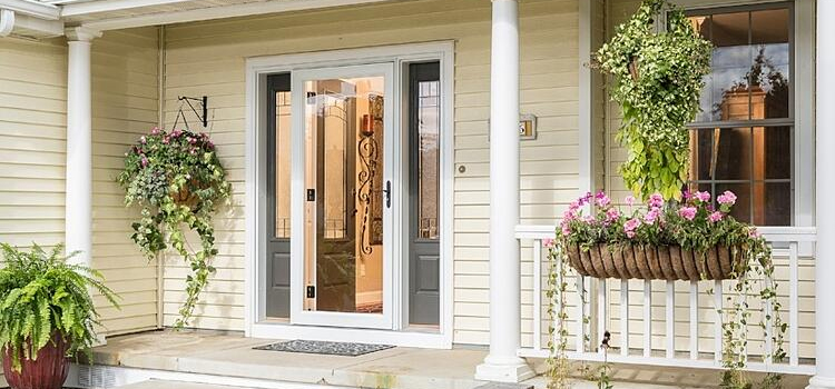 screen door installation in Thermalito